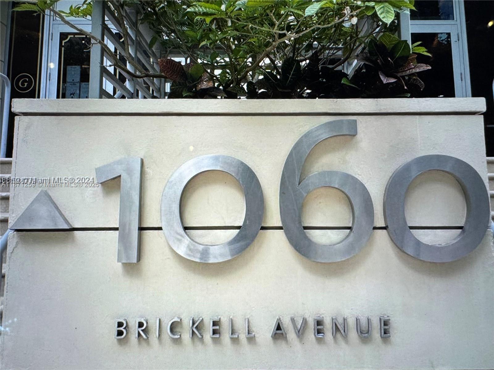 1060 Brickell Ave 1905