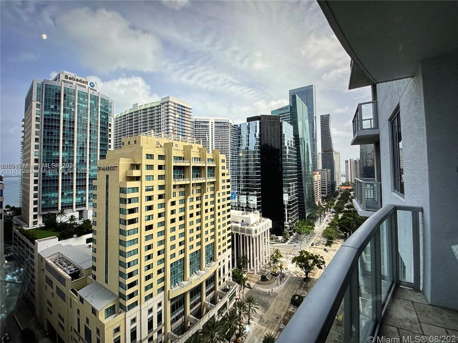 Splendid condo at the 1060 in the heart of Brickell. The largest 1 bedroom, 1.5-bathroom model with marble floors, wood cabinets, granite countertop, stainless steel appliances, built in closet, washer-dryer, external A/C closet. Full-service building with countless amenities: pool, spa, 24-hour concierge, business center, fully equipped gym with restaurants and all entertainment Brickell has to offer. Easy access to Metro Mover and Metro Rail.