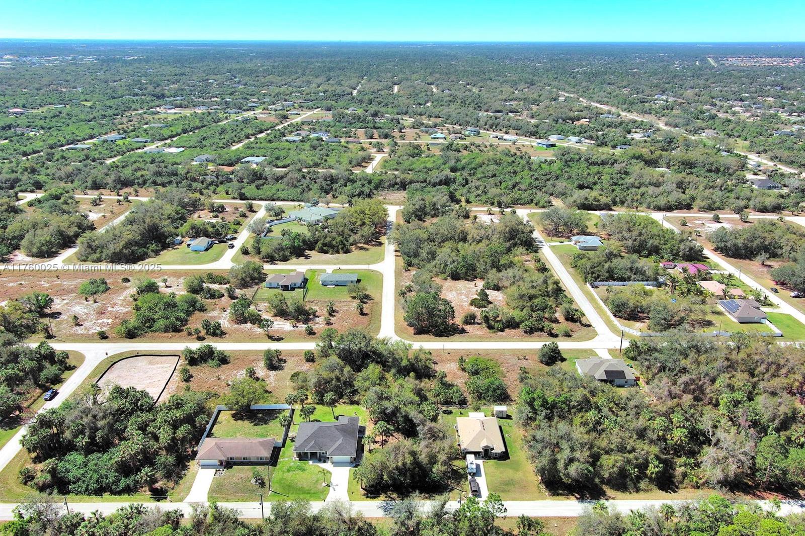 Port Charlotte - Land