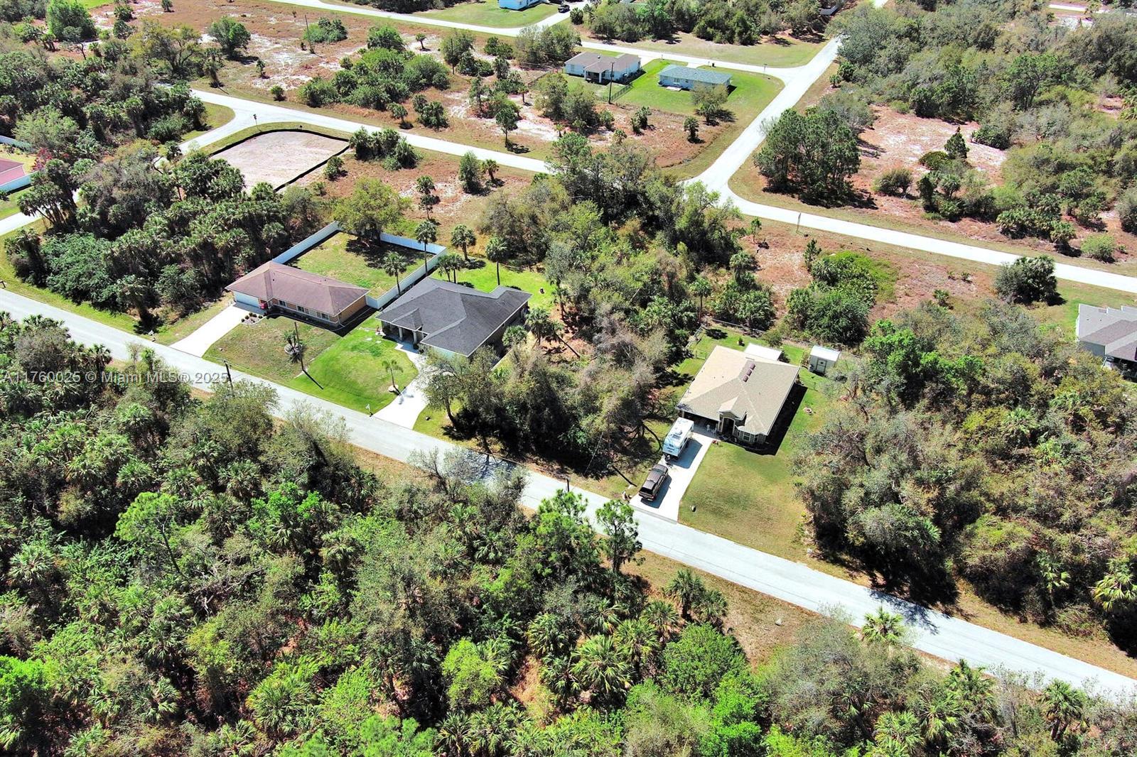 Port Charlotte - Land