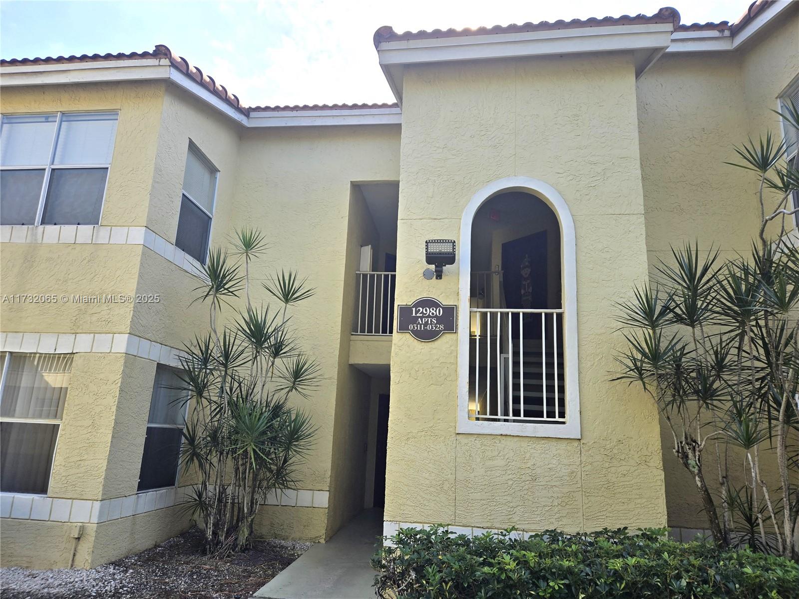 12980 Vista Isles Dr 327, Sunrise, Miami-Dade County, Florida - 2 Bedrooms  
2 Bathrooms - 