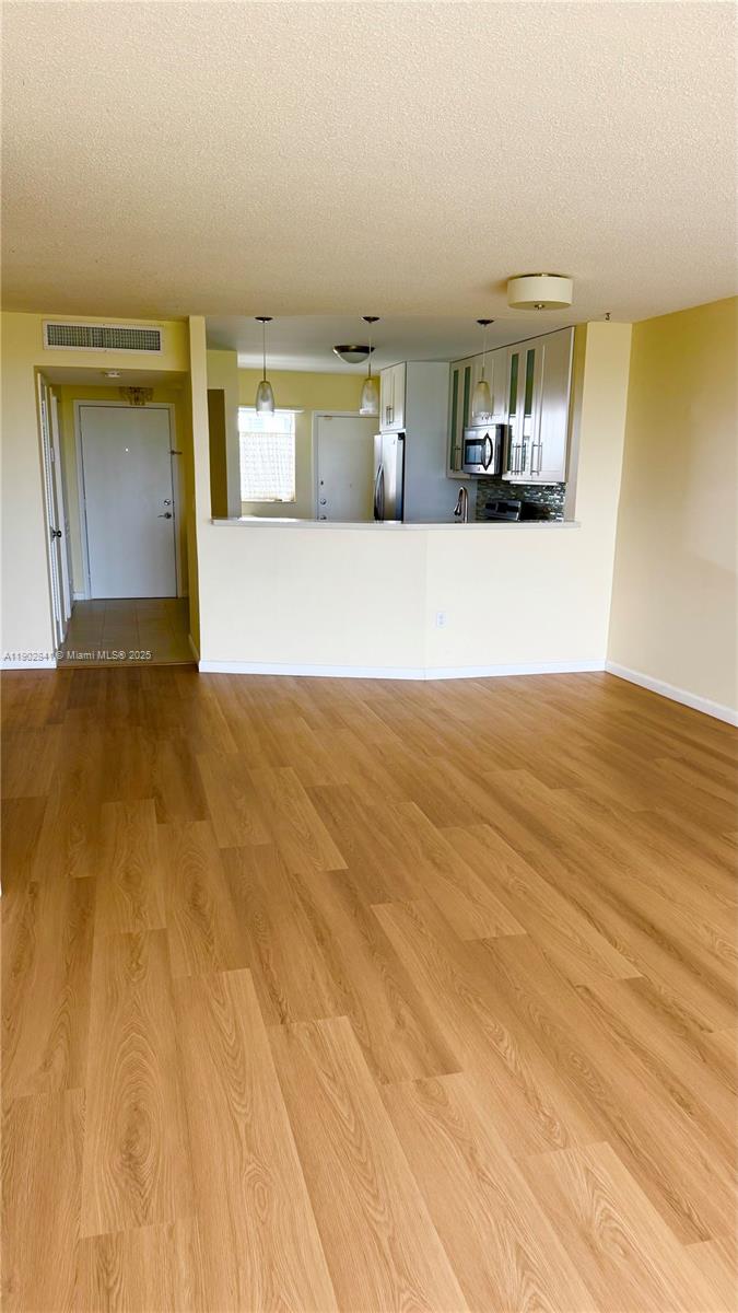 JADE WINDS GROUP - - Residential Lease