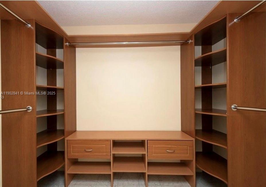 JADE WINDS GROUP - - Residential Lease