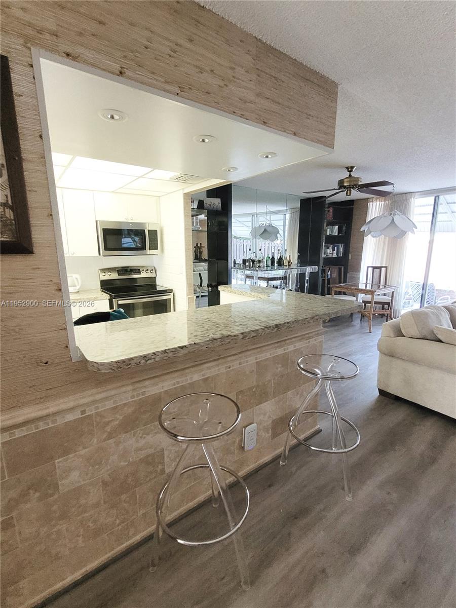 VENETIAN PARK V CONDO - Residential