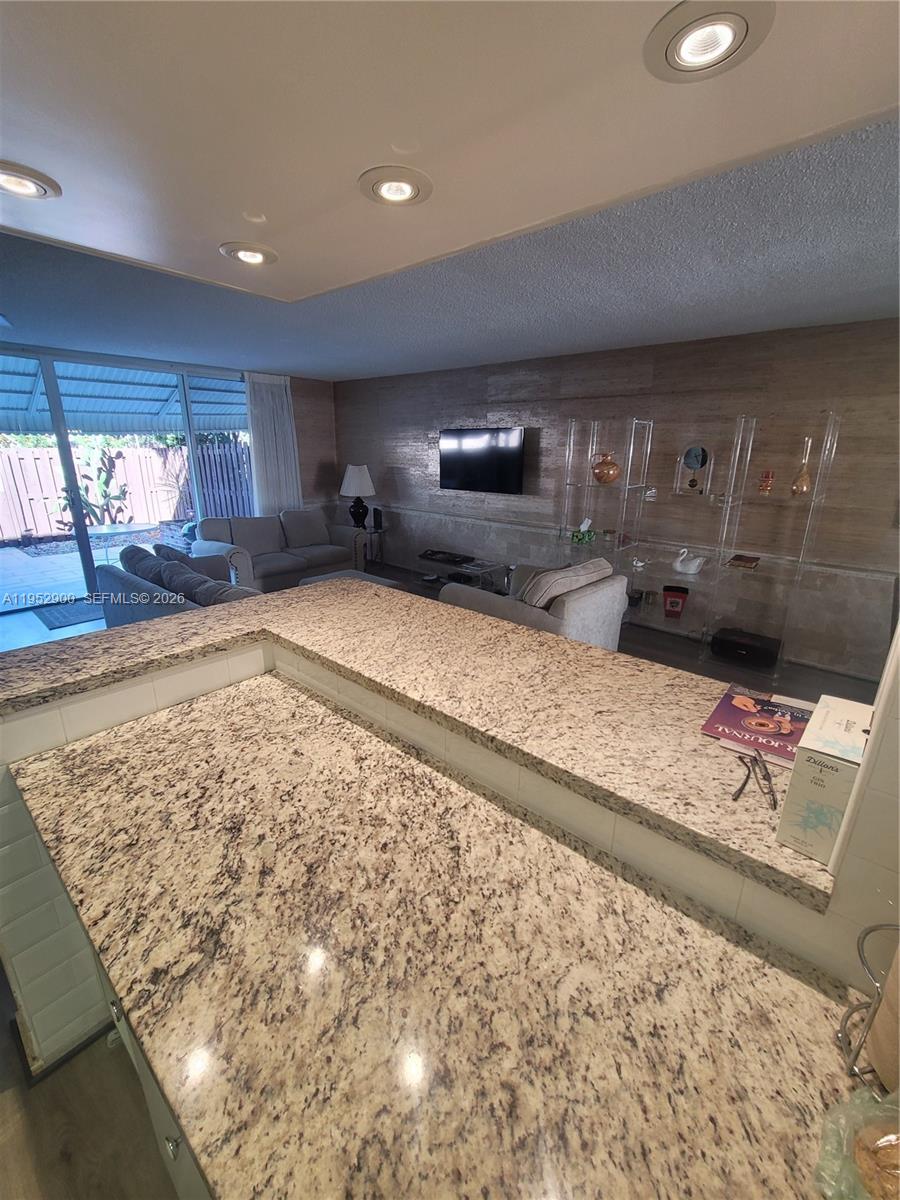 VENETIAN PARK V CONDO - Residential