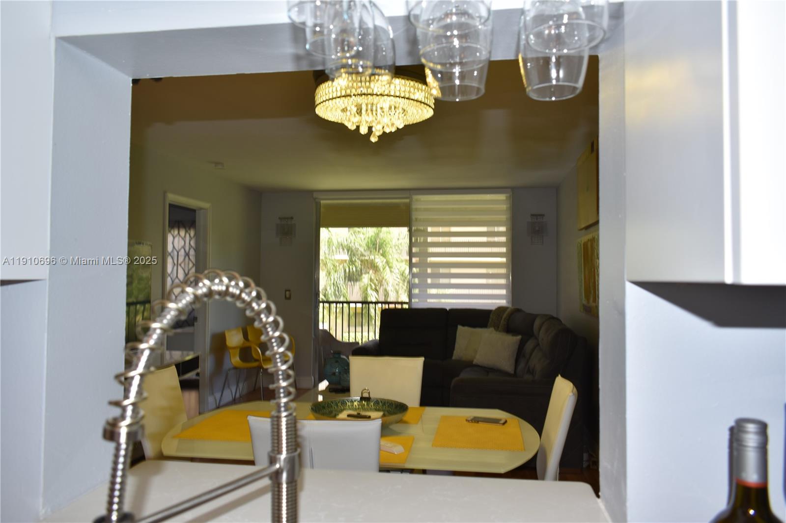 CASCADES OF LAUDERHILL CO - Residential Lease