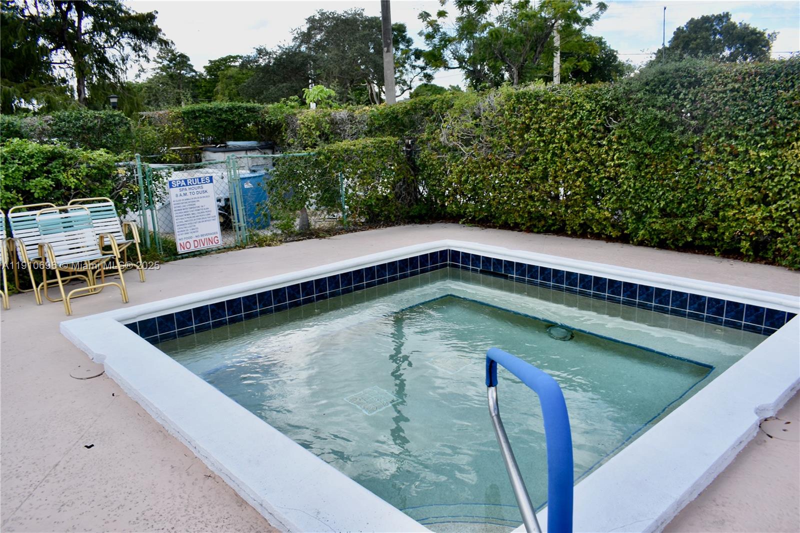 CASCADES OF LAUDERHILL CO - Residential Lease