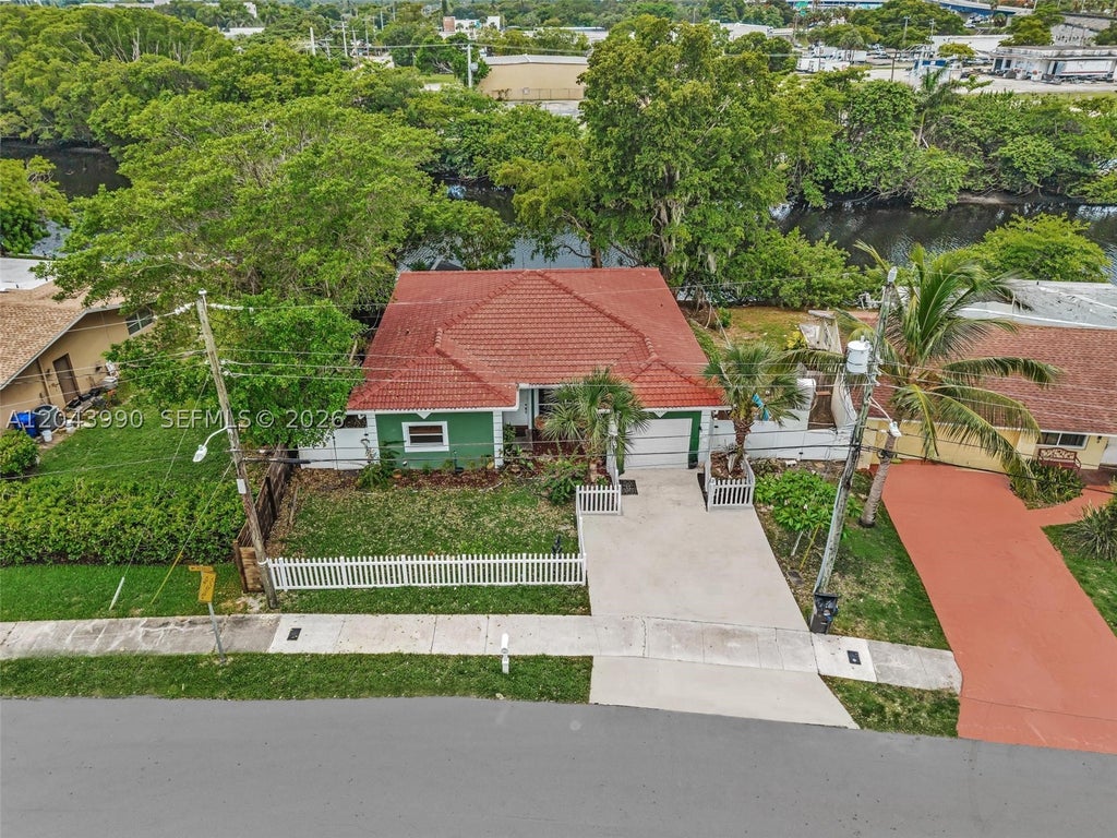 Photo of 1800 NW 3rd Ct, Fort Lauderdale, FL 33311 (MLS # A12043990)