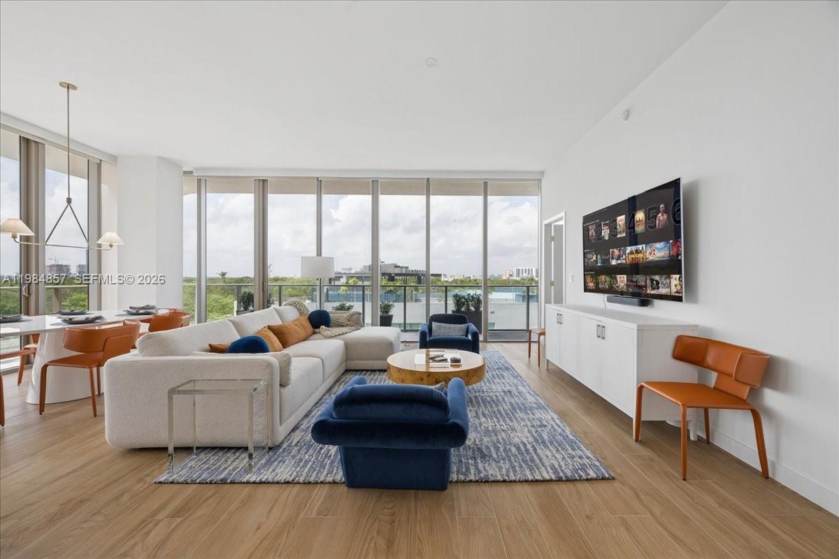 2678 Tigertail Ave 501