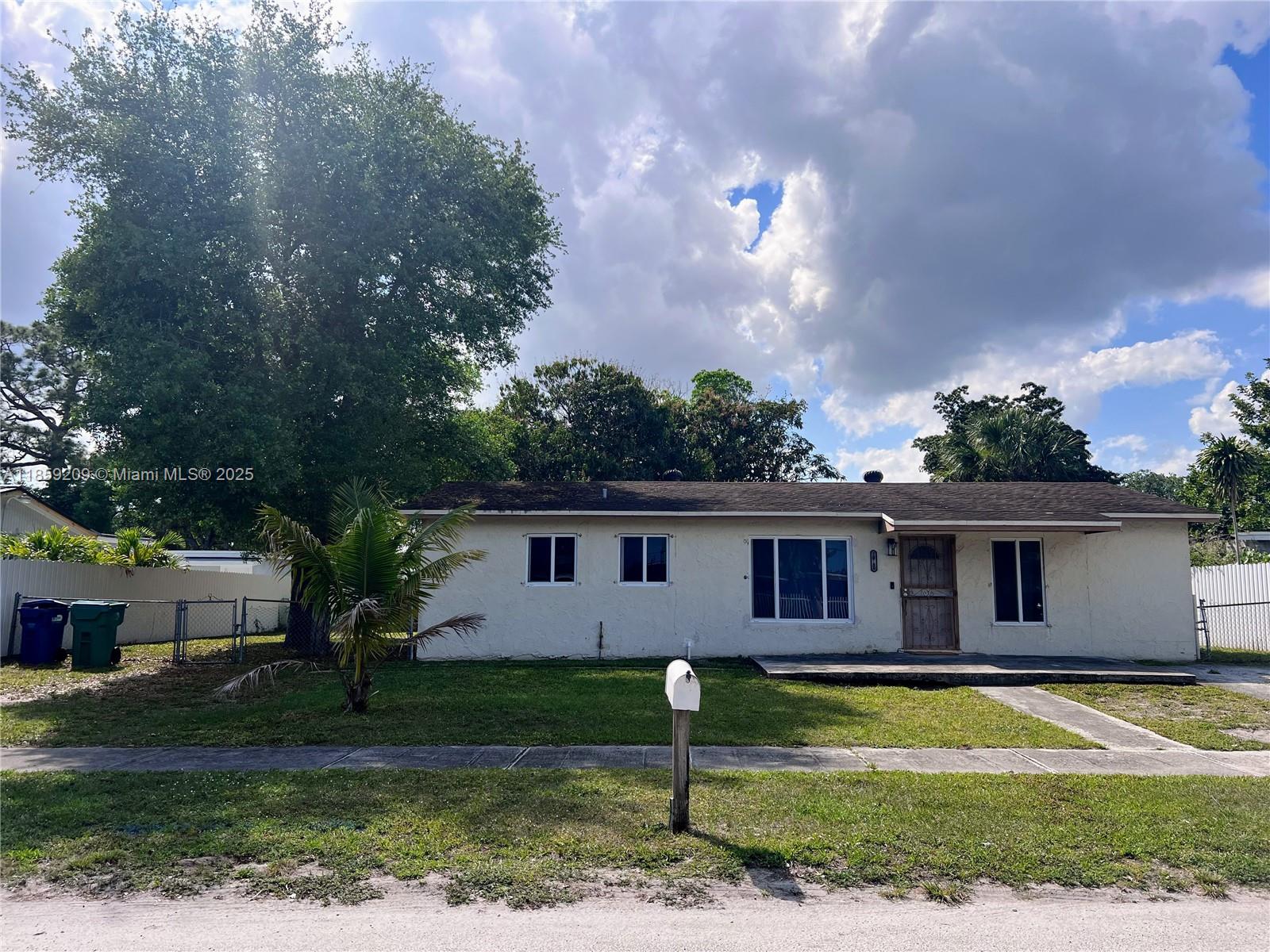 Beautifully updated 3BR/1BA single-family home in a quiet Miami Gardens neighborhood.
Features a modern kitchen with quartz countertops, stainless steel appliances, and under-cabinet lighting.
Spacious living areas, ceiling fans throughout, and in-unit washer/dryer.
Large driveway offers ample parking. Enjoy a fenced backyard perfect for relaxation or gatherings.
Conveniently located near schools, parks, shopping, Hard Rock Stadium, and major highways for easy commuting.
Pet-friendly (with restrictions). Rapid approval process—move in quickly and start enjoying your new home!