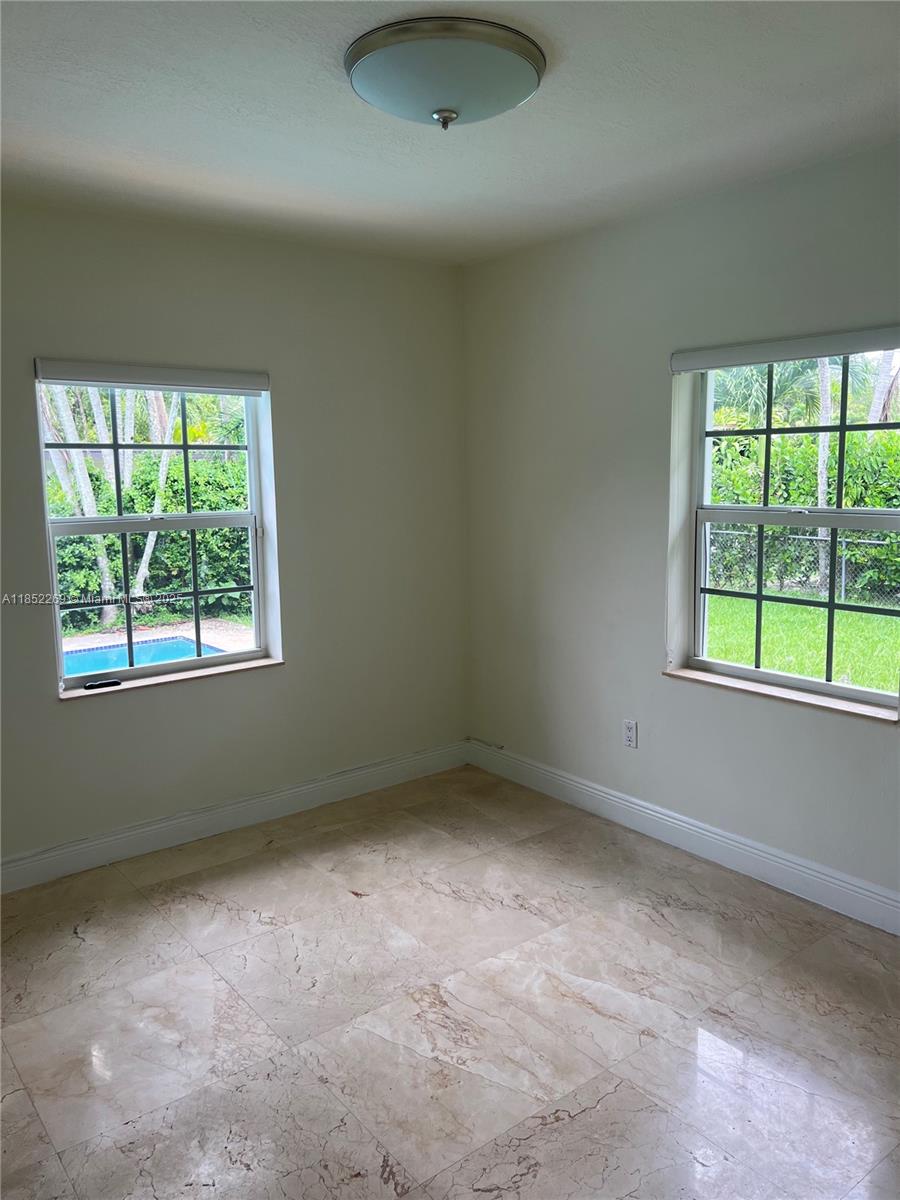 RIVIERA ESTATES 1ST ADDN - Residential Lease