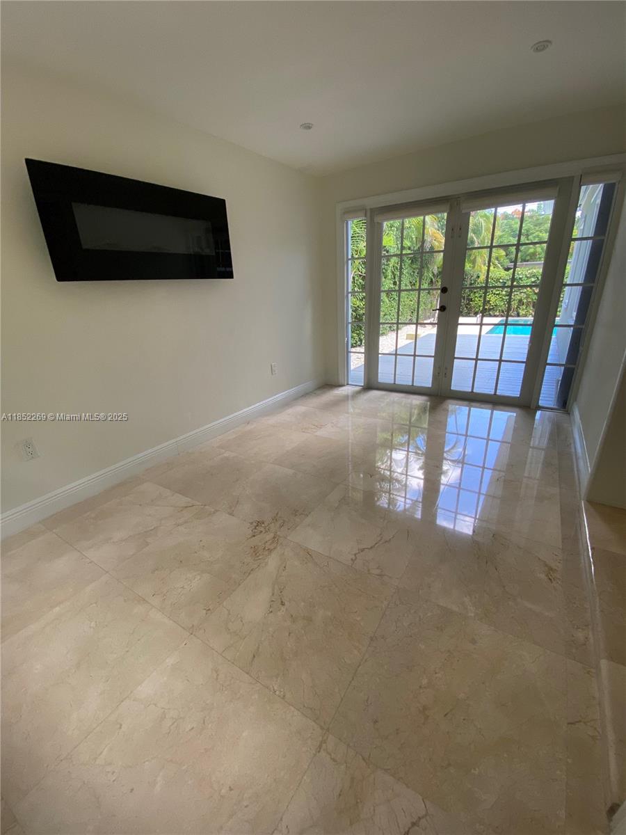 RIVIERA ESTATES 1ST ADDN - Residential Lease