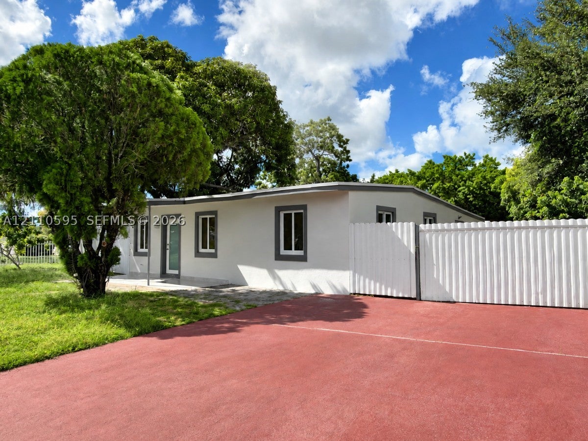 2125 NW 158th St