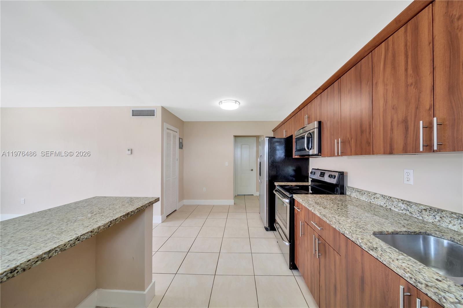 CLIFTON MANOR - Residential Lease