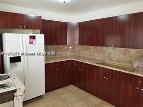 SCOTT LAKE MANOR SEC 8 - Residential Lease