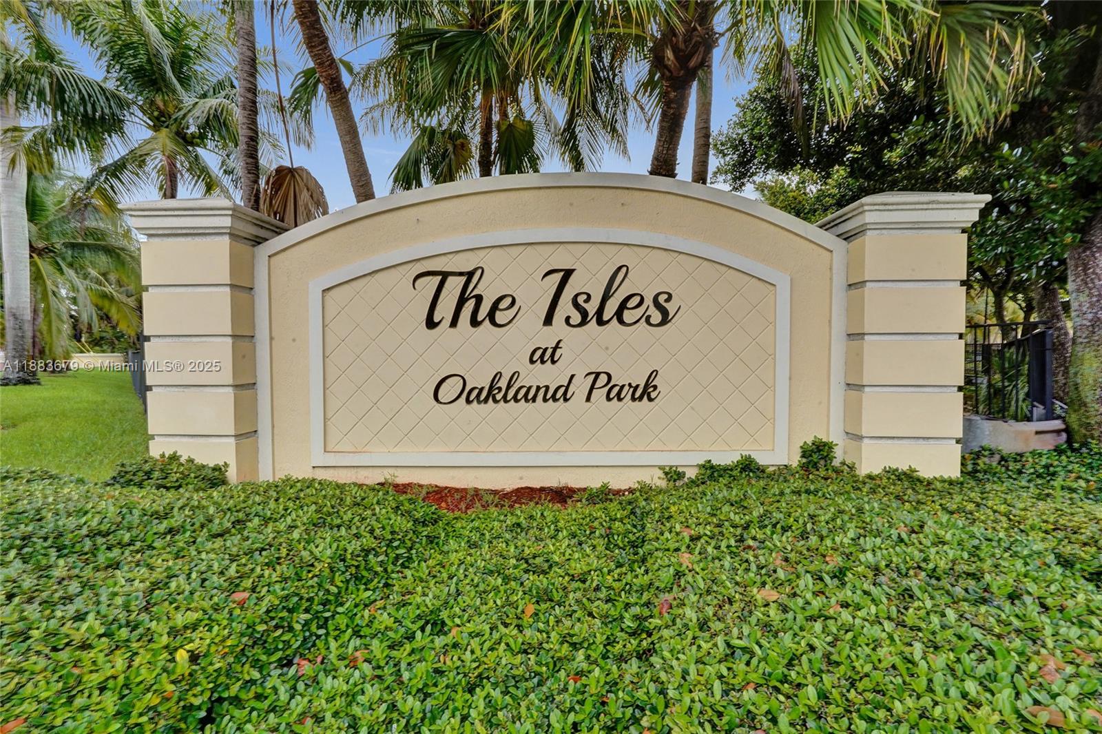 IMPERIAL POINT COLONNADES - Residential