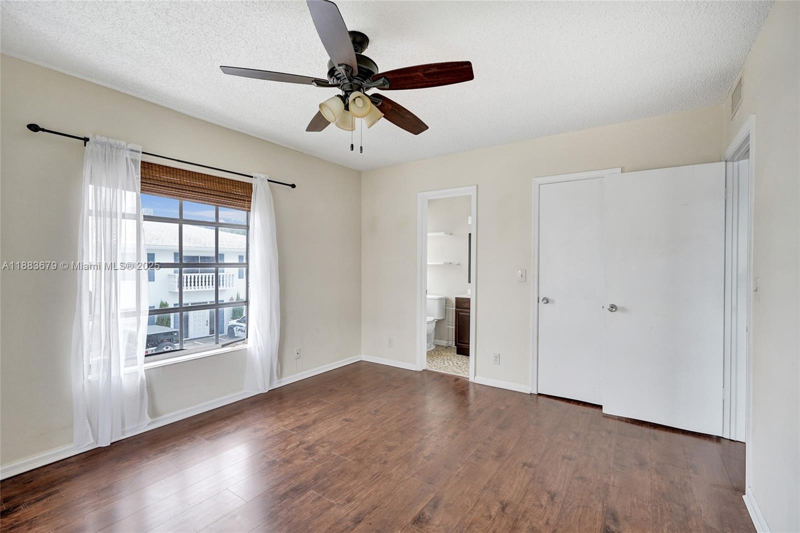 IMPERIAL POINT COLONNADES - Residential