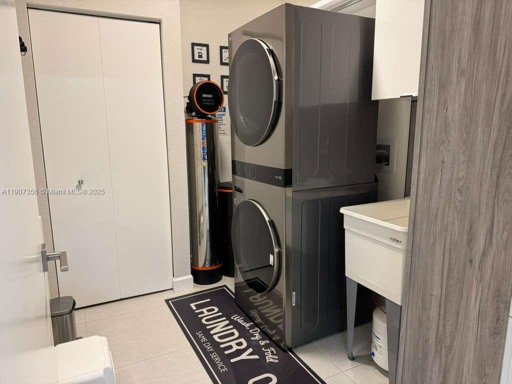 5350 PARK CONDO - Residential Lease