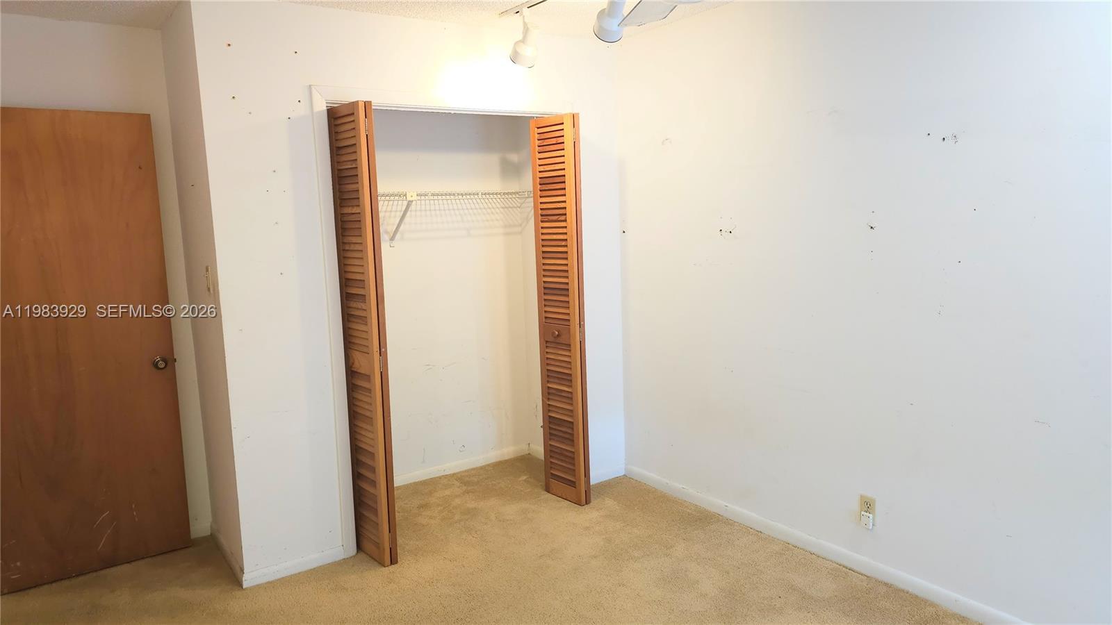 GOLFVIEW TOWNHOUSES - Residential