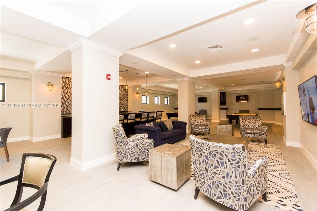 THE WAVE CONDO - Residential Lease