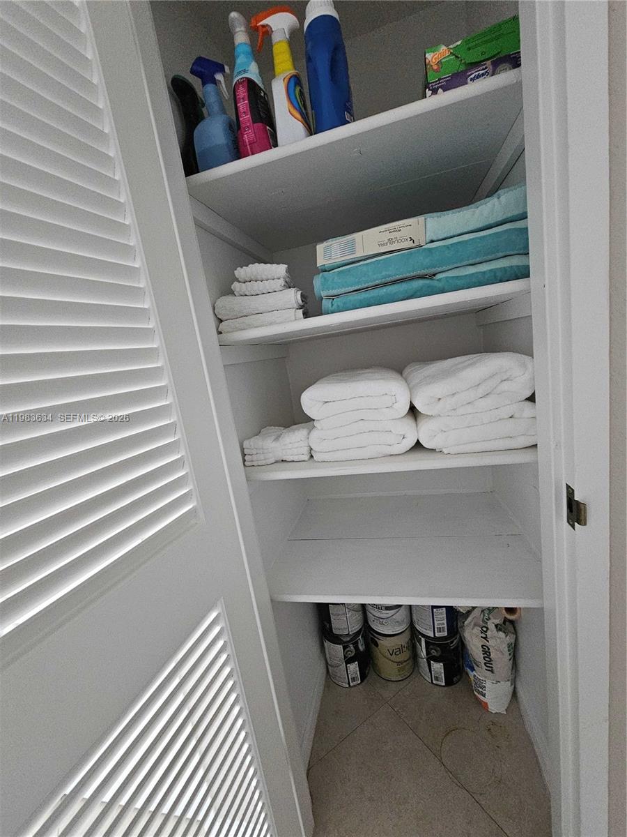 THE WAVE CONDO - Residential Lease