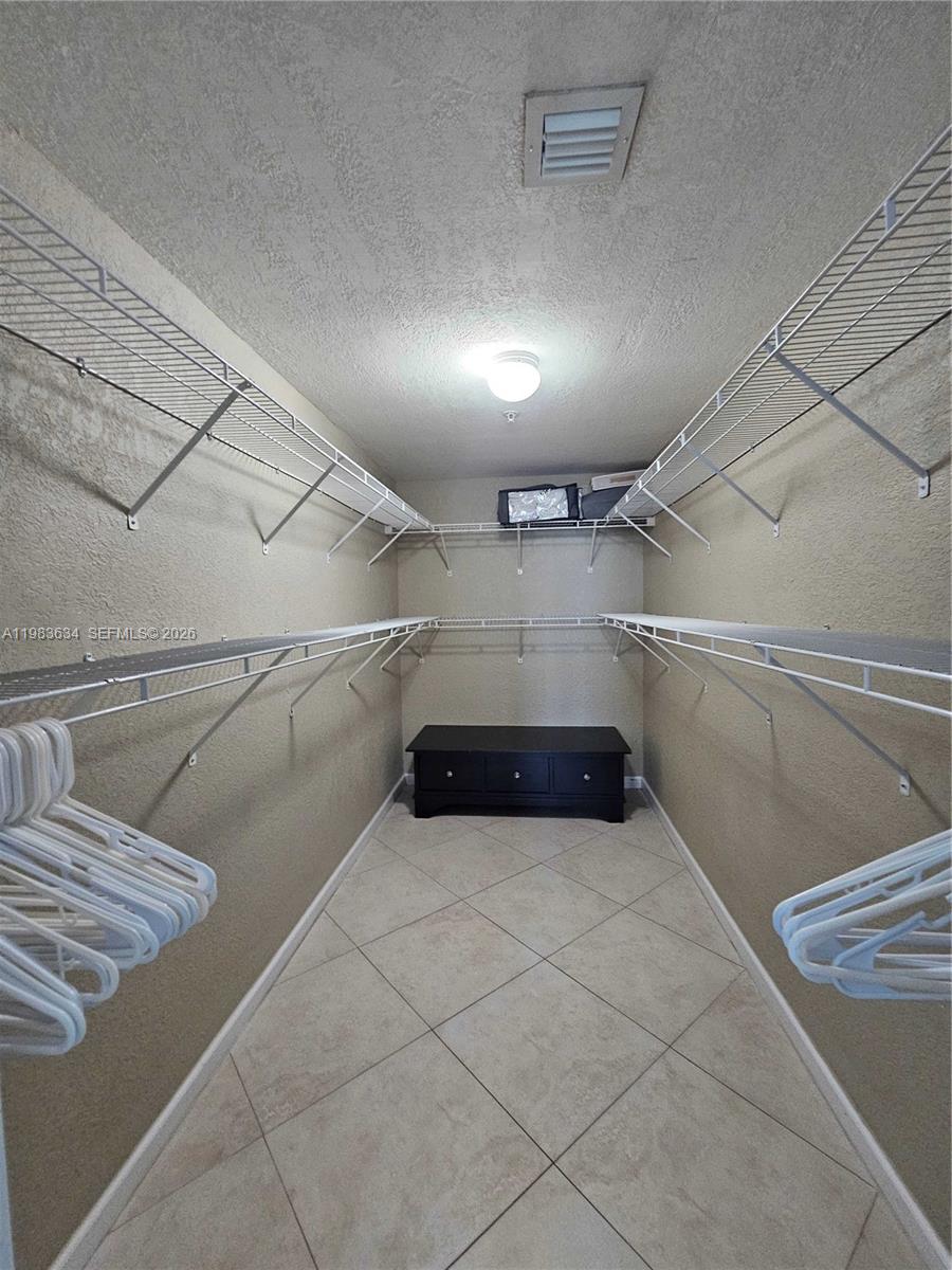 THE WAVE CONDO - Residential Lease