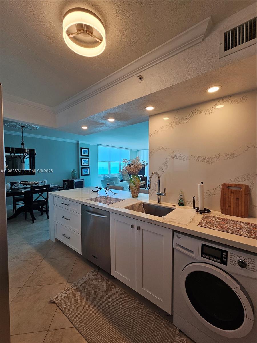 THE WAVE CONDO - Residential Lease