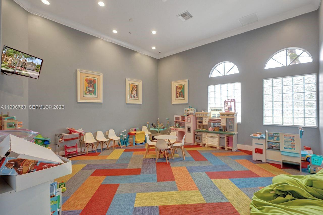 ISLES AT WESTON - Residential