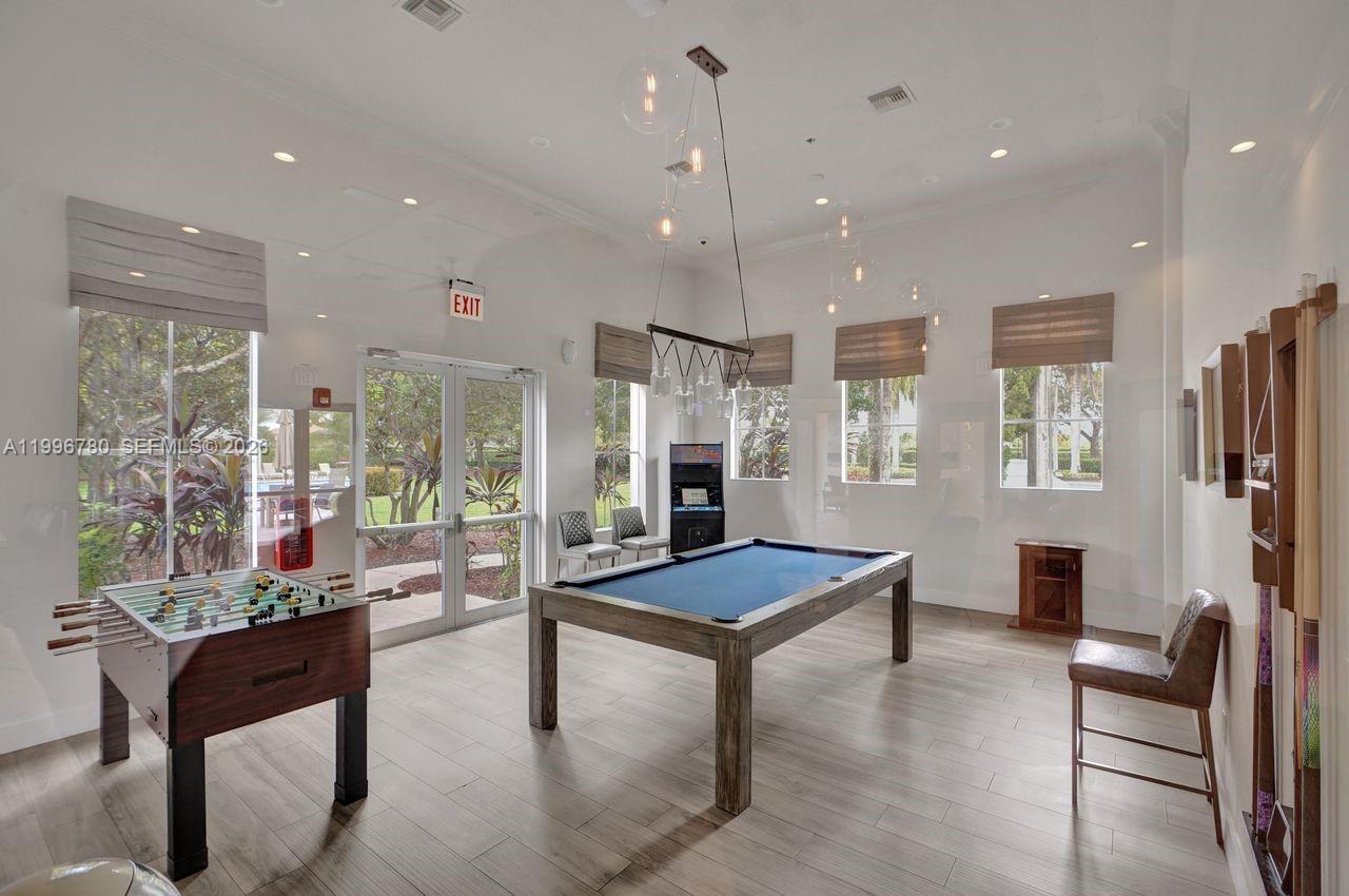 ISLES AT WESTON - Residential