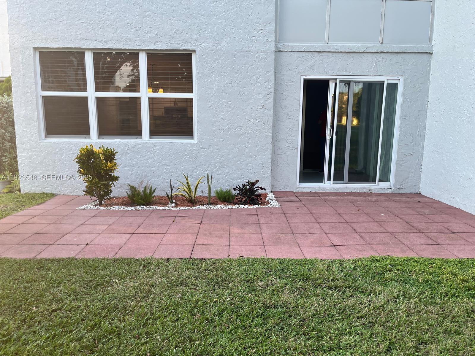 EVERGREEN THREE OF PINE I - Residential Lease