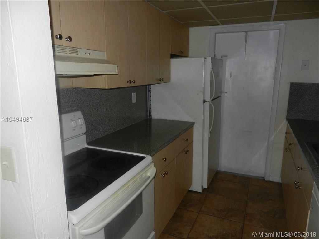 RESIDENCES AT THE FALLS - Residential Lease