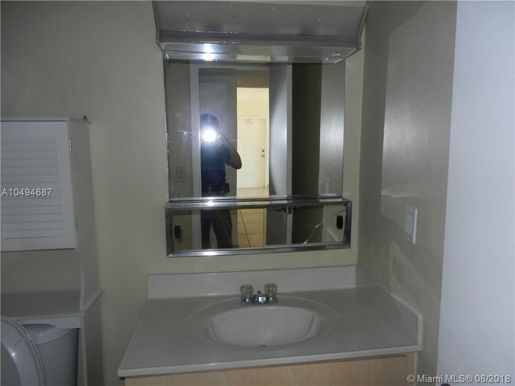 RESIDENCES AT THE FALLS - Residential Lease