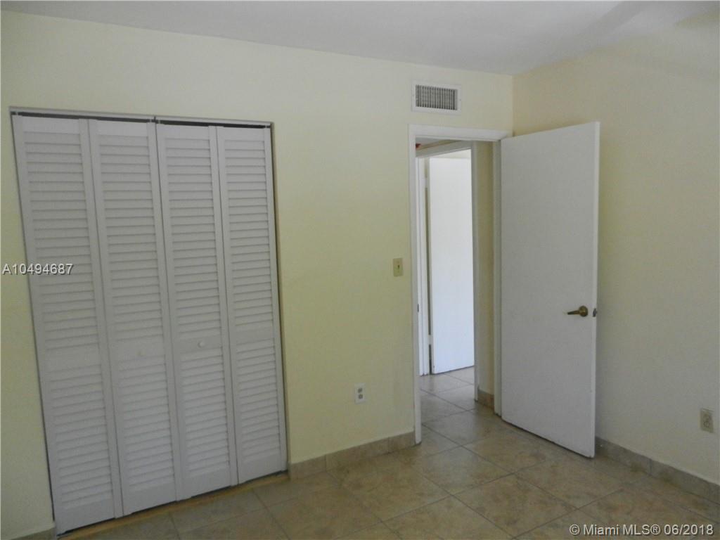 RESIDENCES AT THE FALLS - Residential Lease