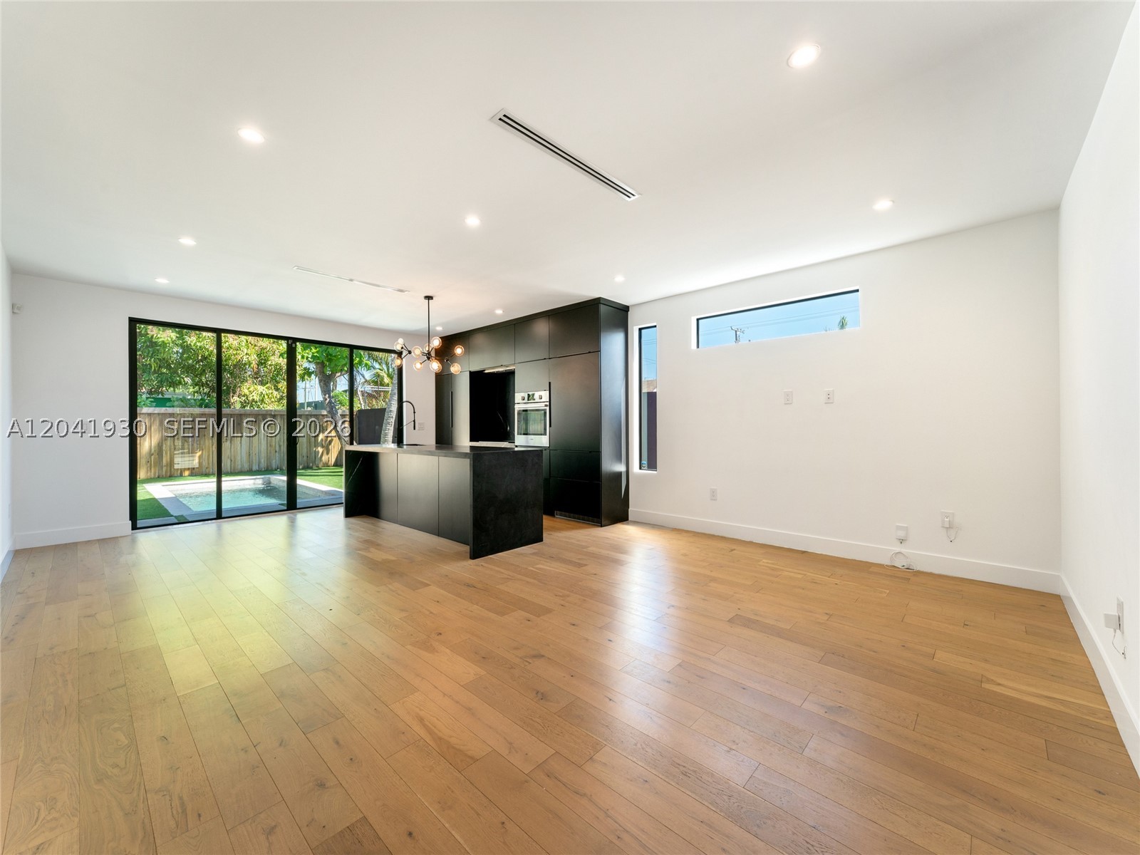 227 NW 39th St