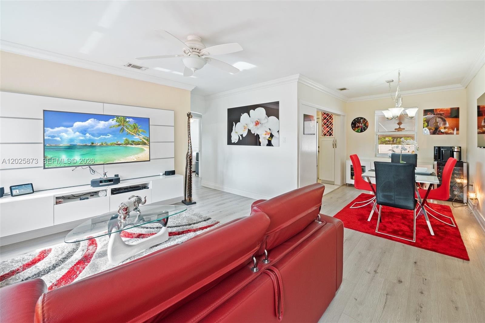 556 La Villa Dr, Miami Springs, FL, 33166/$739,000 4 556 La Villa Dr