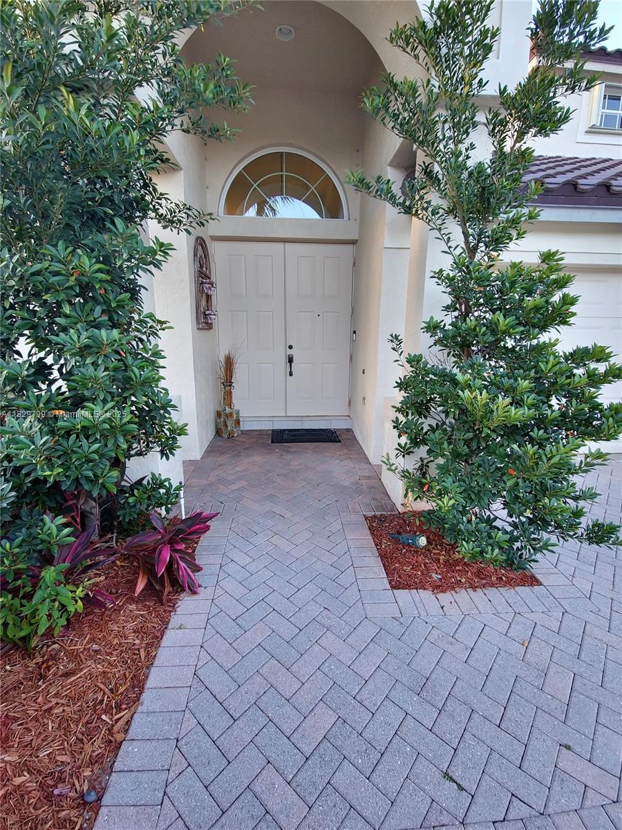 7044 Brunswick Cir