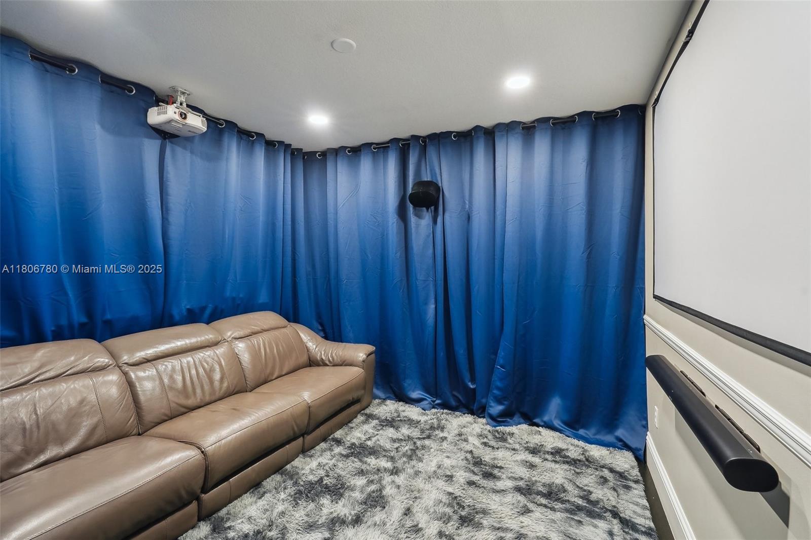 POINCIANA GARDENS - Residential