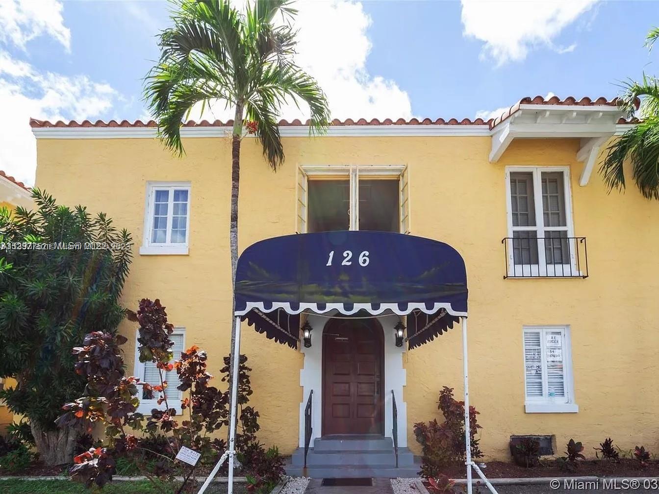 READY TO MOVE IN! FIRST FLOOR, RARELY AVAILABLE UNIT, REMODELED , FRESHLY PAINTED, INCLUDES A WASHER & DRYER. IN THE HEART OF CORAL GABLES.
