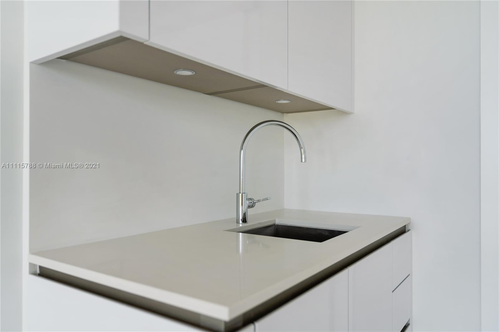 Turnberry Ocean Club - Residential