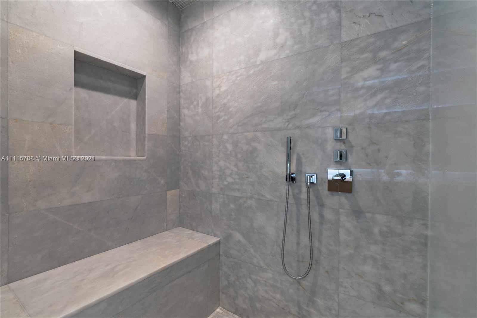 Turnberry Ocean Club - Residential