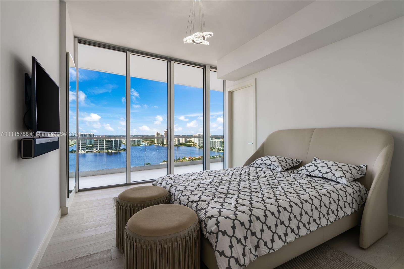 Turnberry Ocean Club - Residential