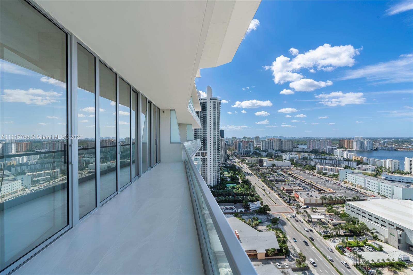 Turnberry Ocean Club - Residential