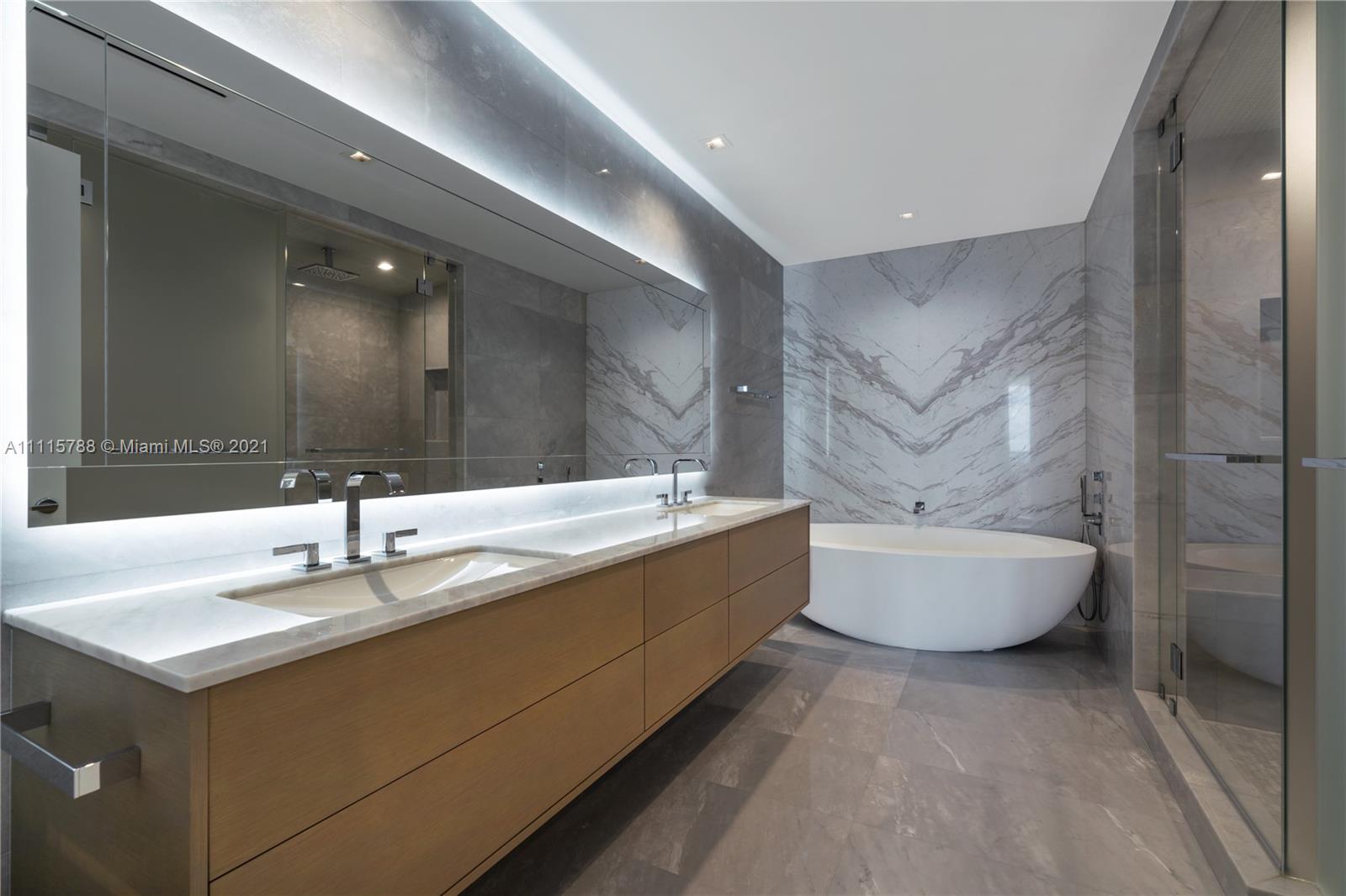 Turnberry Ocean Club - Residential