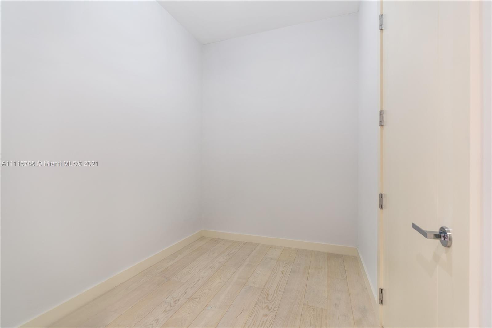 Turnberry Ocean Club - Residential