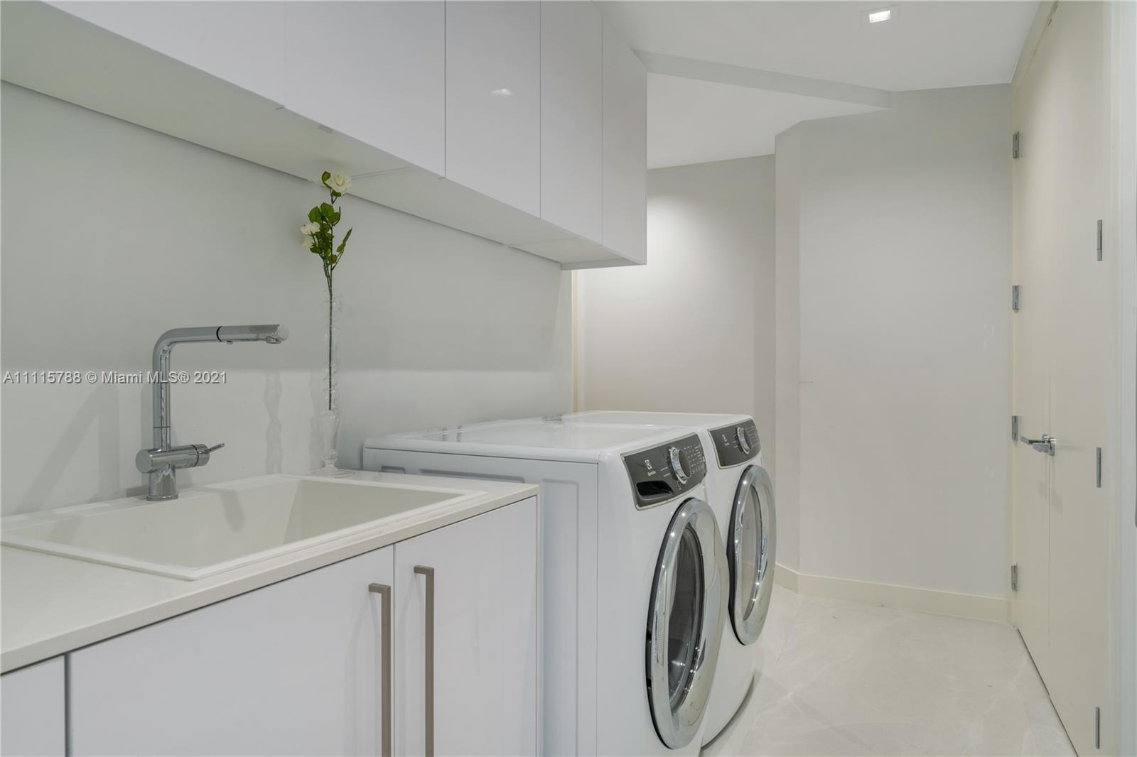 Turnberry Ocean Club - Residential