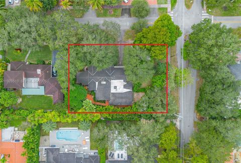 Photo of 2607 N Greenway Dr, Coral Gables, FL 33134 (MLS # A11928510)