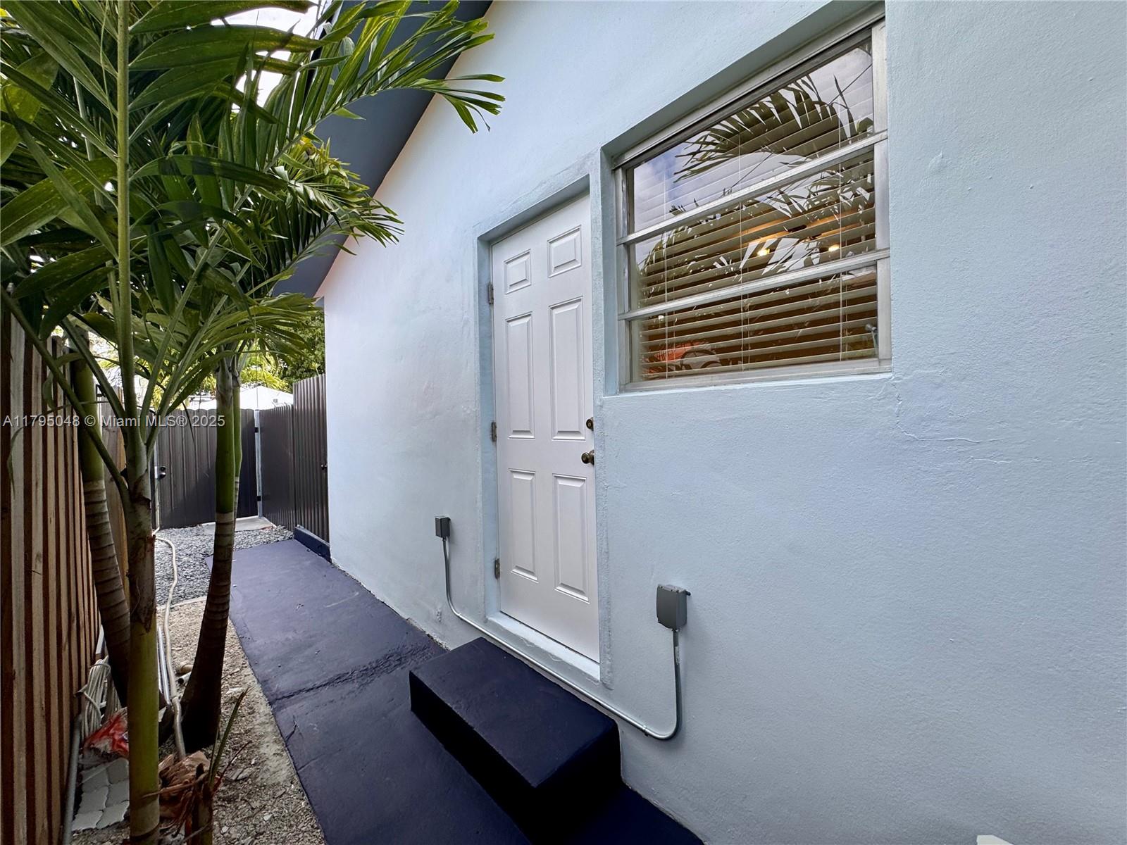 Rental Property at 7137 Sw 22nd St Back, Miami, Broward County, Florida - Bathrooms: 1  - $1,800 MO.