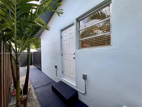 7137 SW 22nd St Back Miami FL 33155