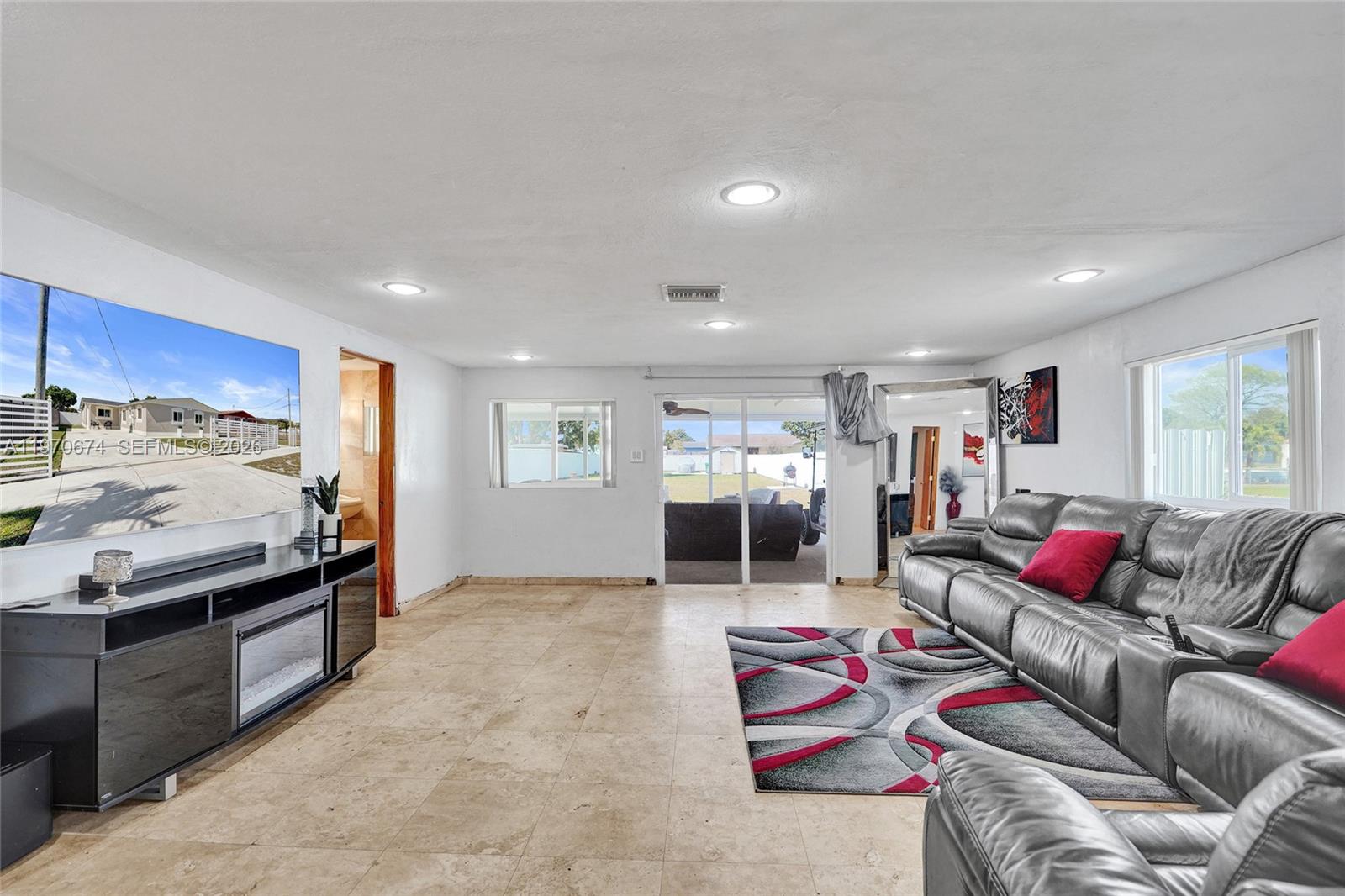 SUNNY ISLES INLAND - Residential