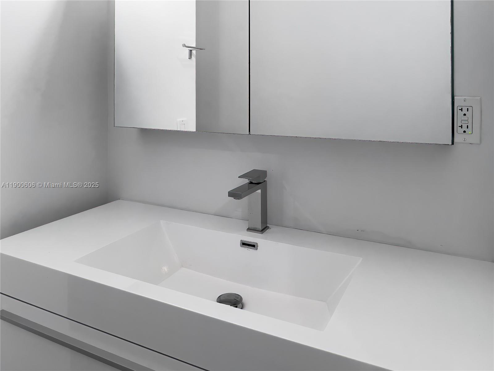 ARCADIA CONDO - Residential Lease